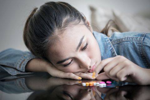 girl with adderall addiction